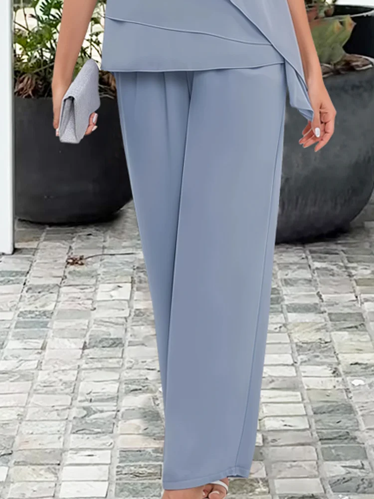 Eleganter, geschichteter Damen-Hosenanzug im Zweiteiler-Design