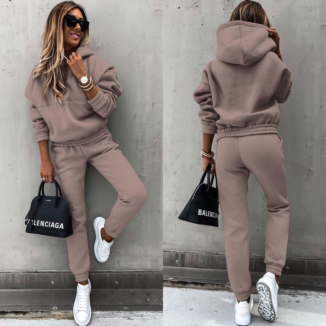 Modisches Damen Jogging-Set: Bequemer Komfort für einen modernen Freizeitstil