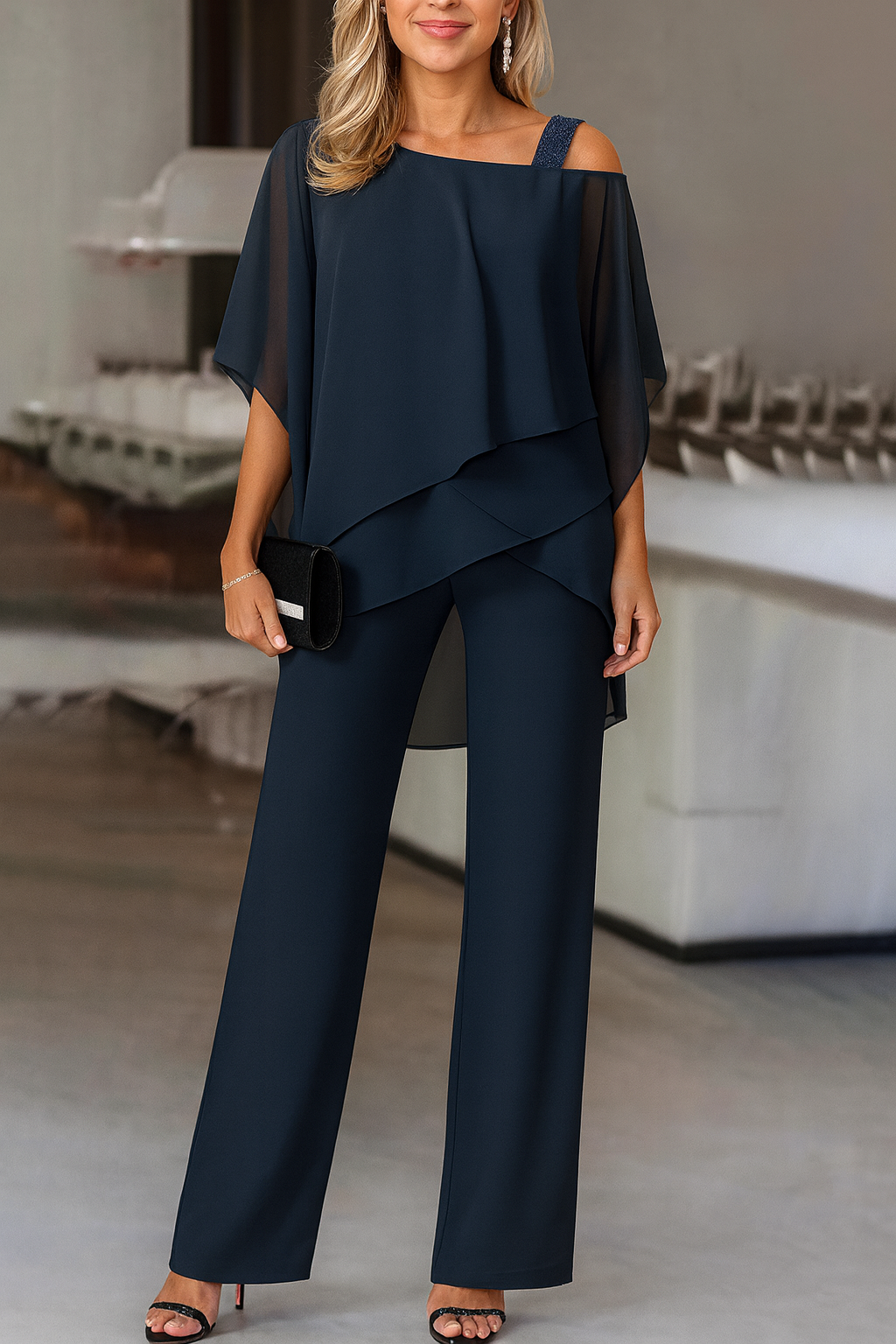 Elegantes Damen-Set mit schulterfreiem Oberteil und weiter Hose