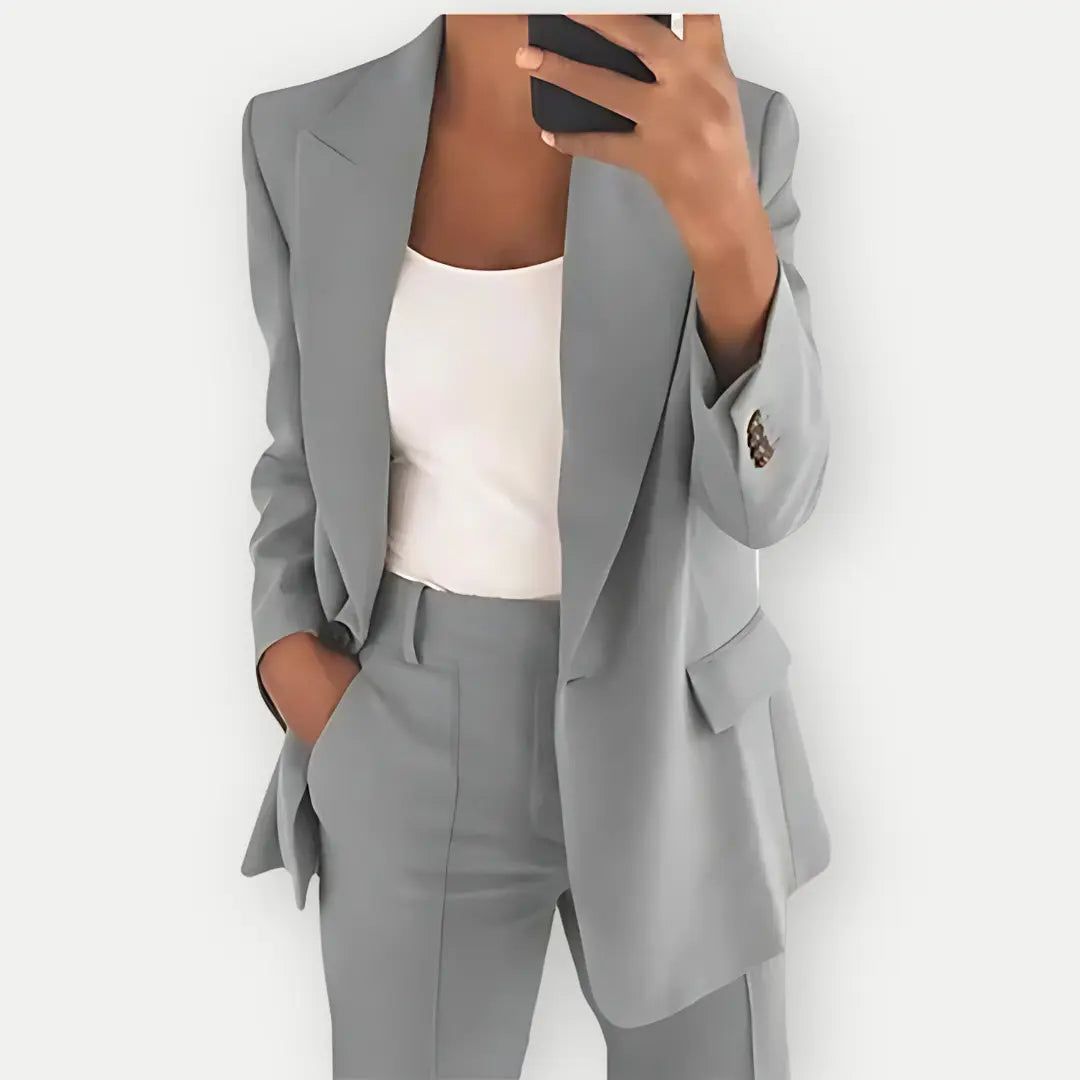 Elegantes tailliertes Blazer- und Hosen-Set