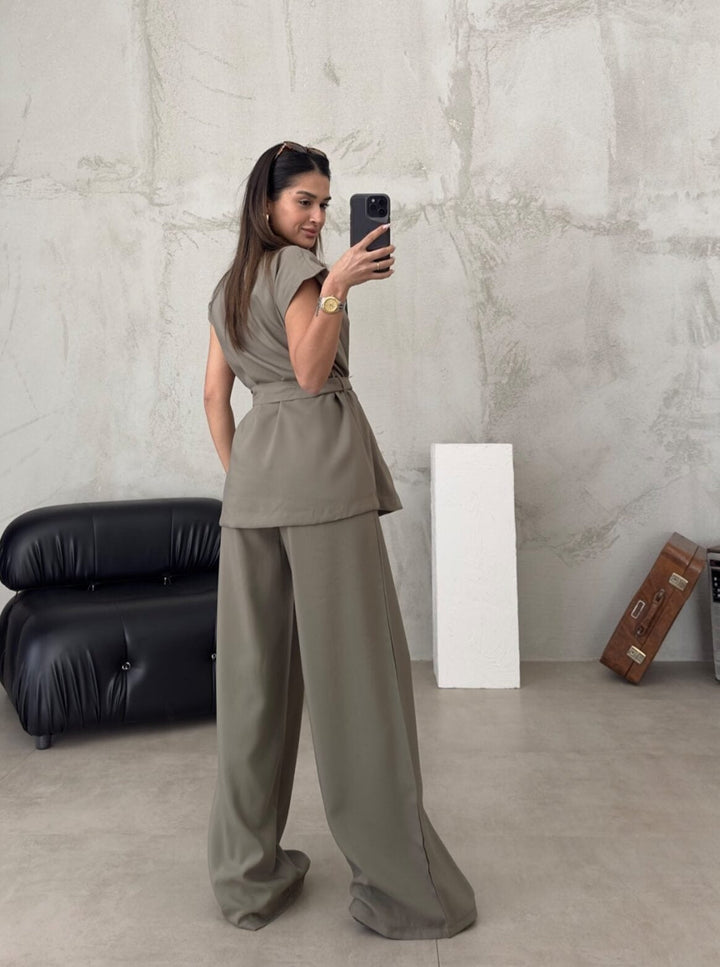 Frauen Weste mit Gürtel und Weite Hosen Set