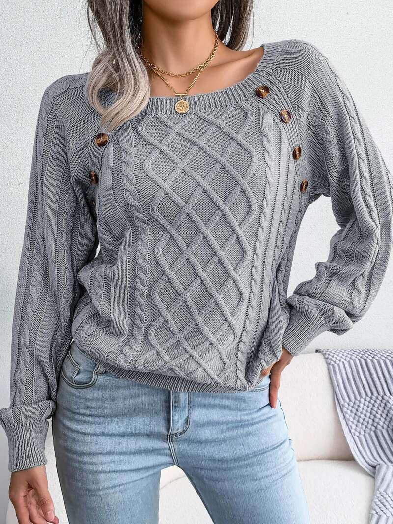 Aldwina | Damen Strickpullover mit Zopfmuster und Knöpfen