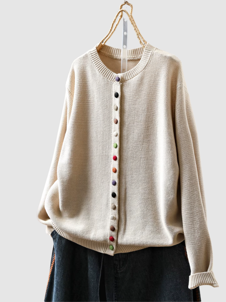 Almhild | Damen Rundhals Strickjacke mit Knöpfen