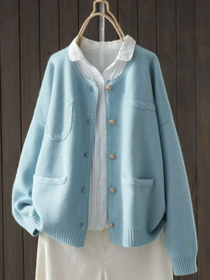 Borghild | Damen Strickjacke im Relaxed Fit mit Knopfdetails