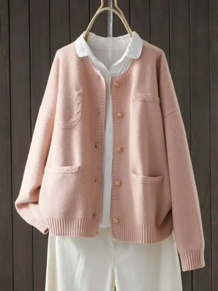 Borghild | Damen Strickjacke im Relaxed Fit mit Knopfdetails