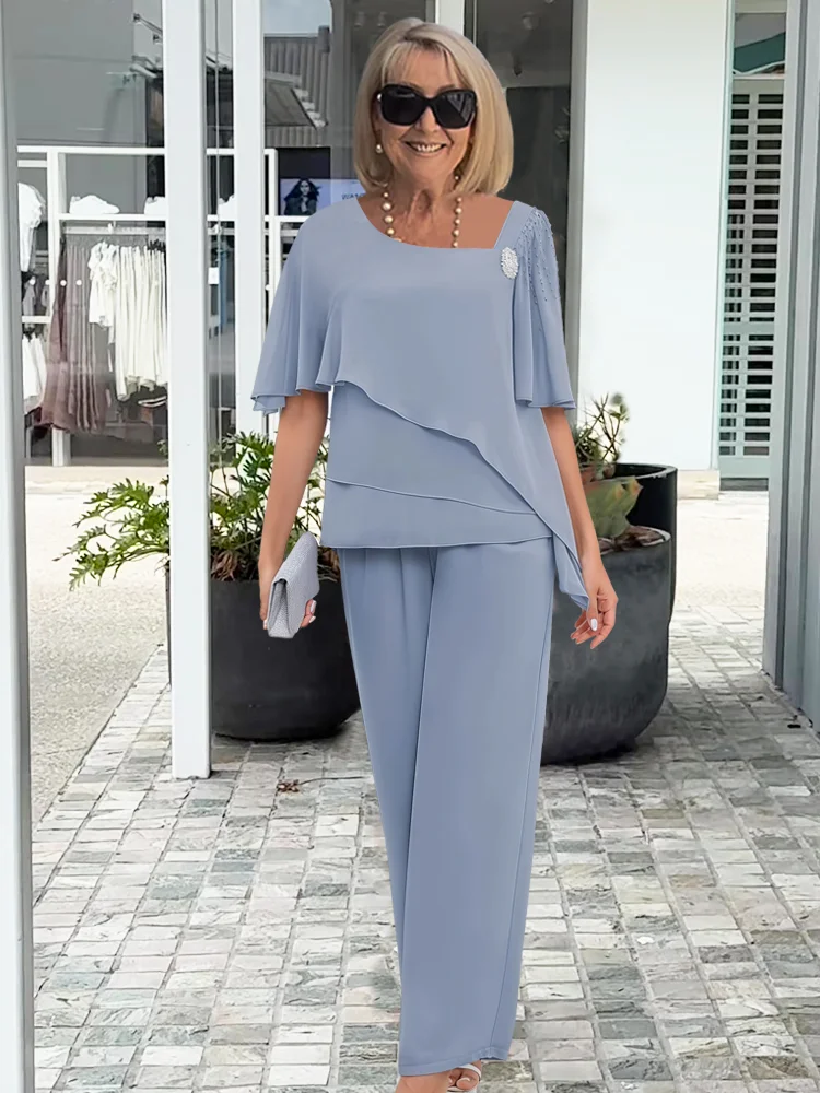 Eleganter, geschichteter Damen-Hosenanzug im Zweiteiler-Design