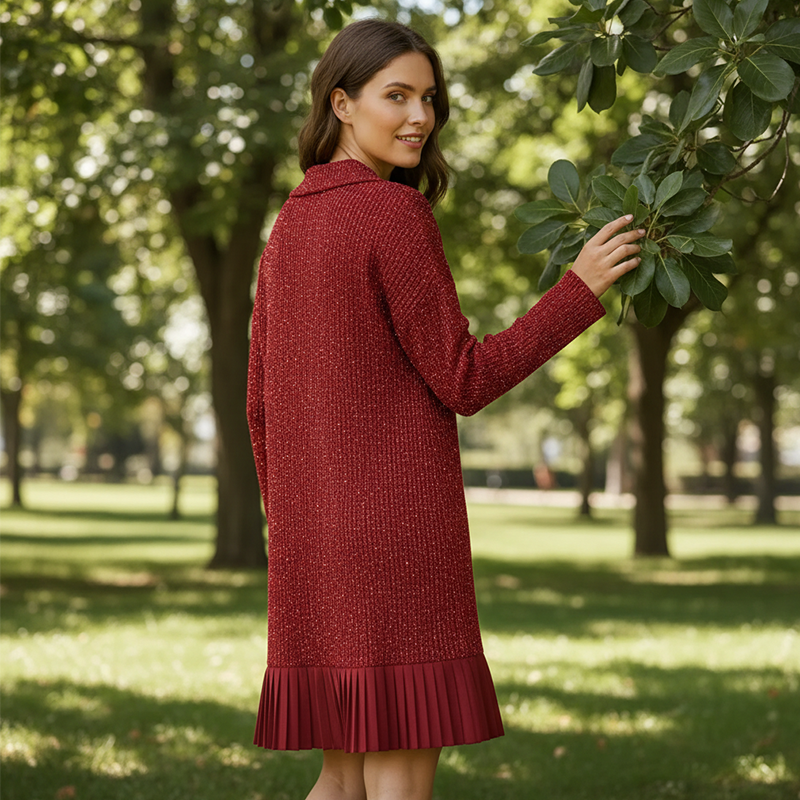 Geirþrúður | Damen Strickkleid mit Kragen" can be rewritten as: "Geirþrúður | Damen Strickkleid mit elegantem Kragen