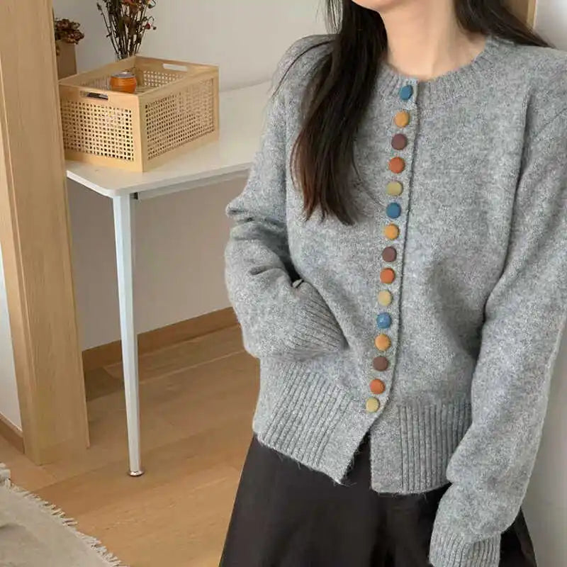 Hildura | Damen Strickjacke mit farbenfrohen Knöpfen