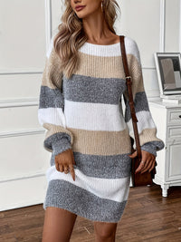 Leonie | Damen Strickkleid mit lockerer Passform und Streifenmuster