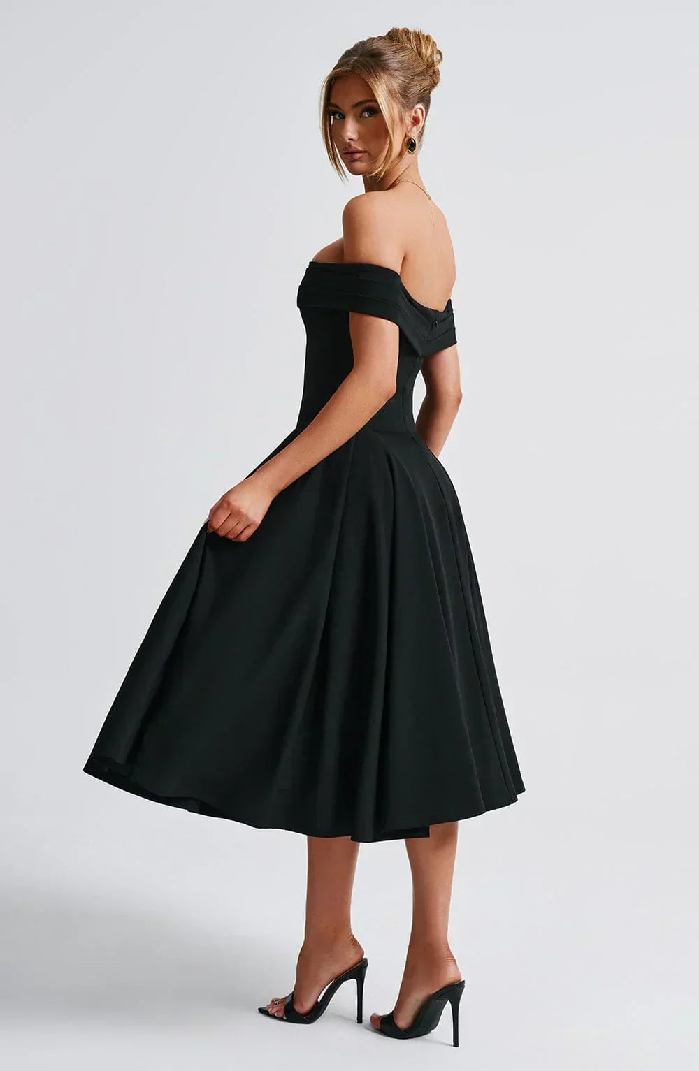 Nyx - Mühelos elegantes Midikleid