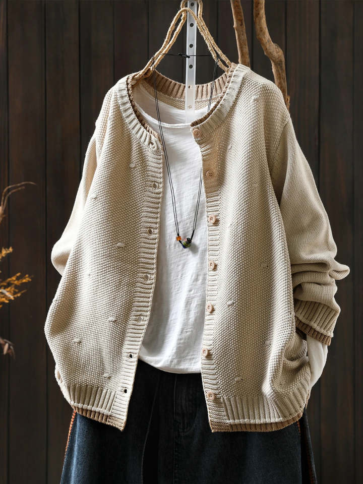 Svanheidra | Damen Oversized Strickjacke mit Knopfdetails