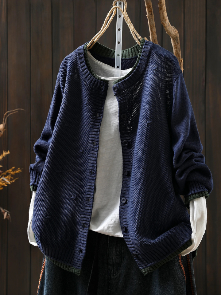 Svanheidra | Damen Oversized Strickjacke mit Knopfdetails