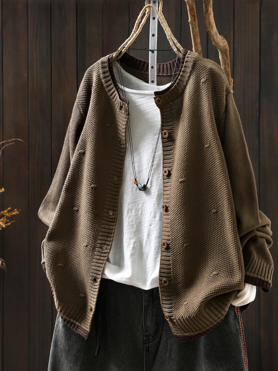 Svanheidra | Damen Oversized Strickjacke mit Knopfdetails