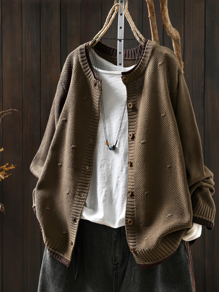 Svanheidra | Damen Oversized Strickjacke mit Knopfdetails