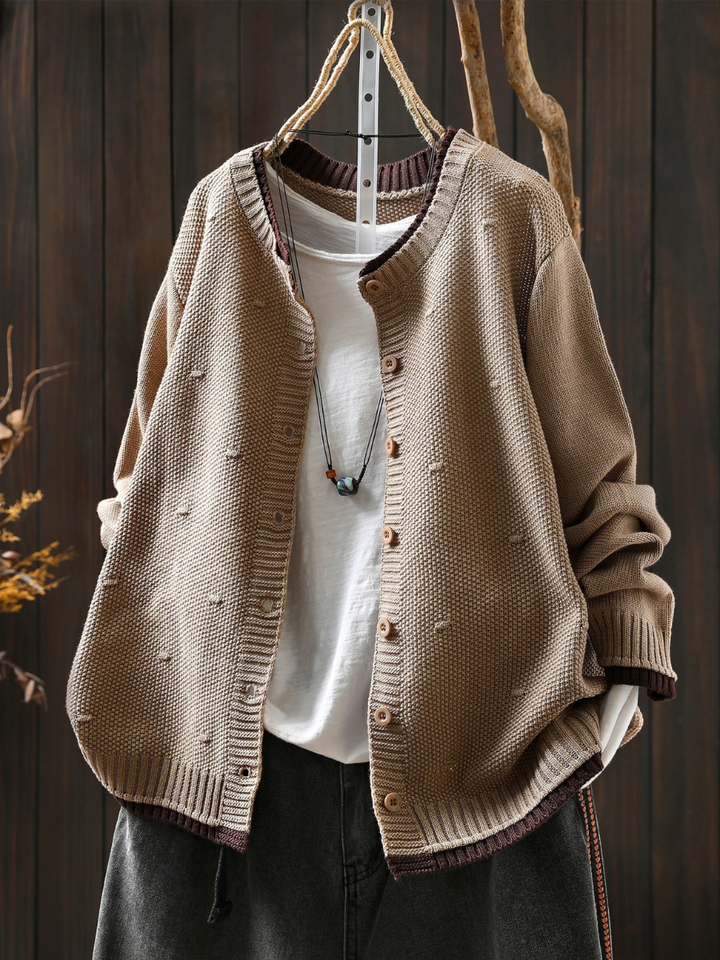 Svanheidra | Damen Oversized Strickjacke mit Knopfdetails