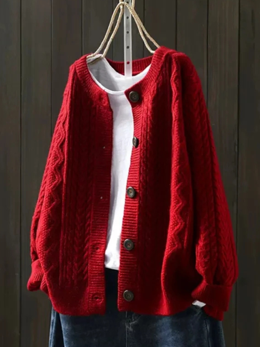Wiltrud | Oversized Damen Strickjacke mit Zopfmuster
