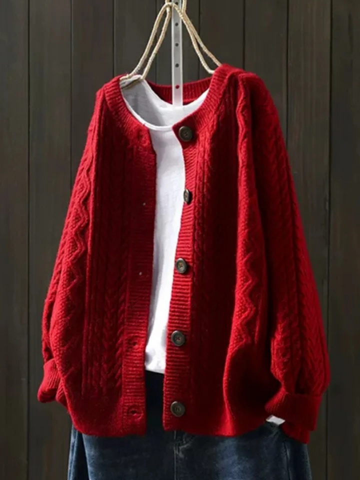 Wiltrud | Oversized Damen Strickjacke mit Zopfmuster