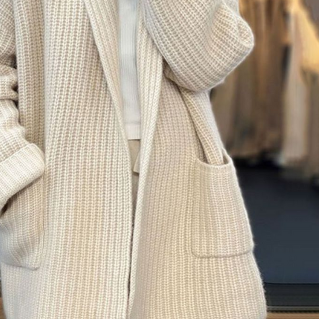 Wulfhild | Damen Oversize Strickjacke mit praktischen Taschen