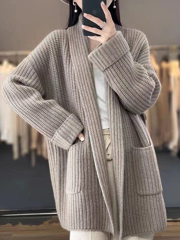 Wulfhild | Damen Oversize Strickjacke mit praktischen Taschen